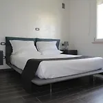 Dimora Due Galli 아파트 폰티술민치오